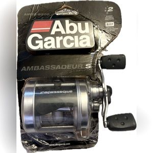Ambassadeur® S 6500 Round Baitcasting Reel